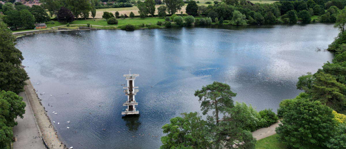 Coate Water Country Park – lake and trees