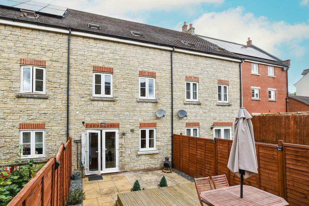 3 Bed Town House in Blunsdon St Andrew 14